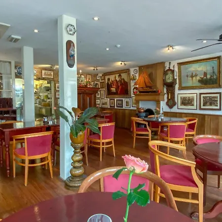 & Restaurant De Fortuna 3*