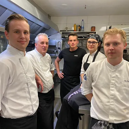 & Restaurant De Fortuna מלון 3*